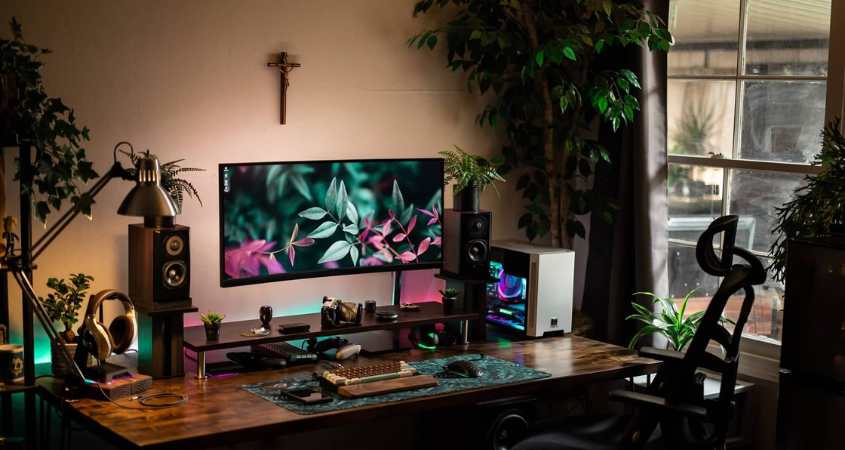 Decorate with statement pieces & accessories to your gaming room